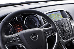 2012-Opel-Astra-OPC-1255%25255B2%25255D.jpg
