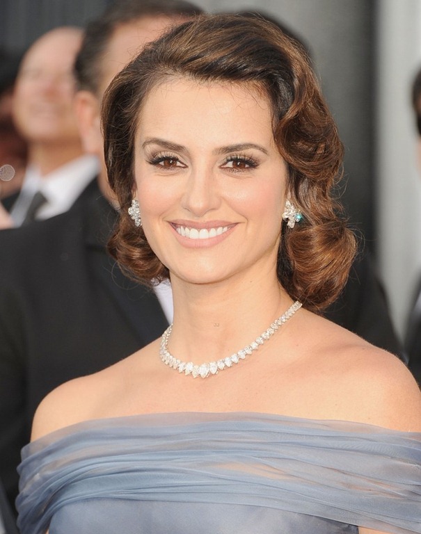 [penelope-cruz-oscars-2012-red-carpet-05%255B5%255D.jpg]