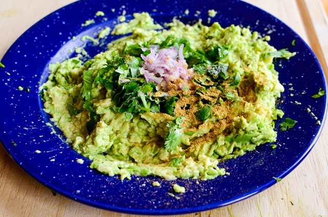 [guacamole%2520and%2520chips-15603%255B3%255D.jpg]