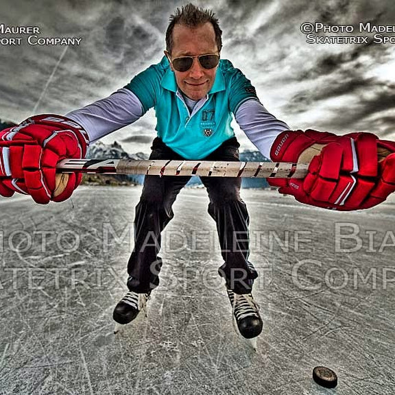 ICE HOCKEY PLAYER ERIC MAURER 2