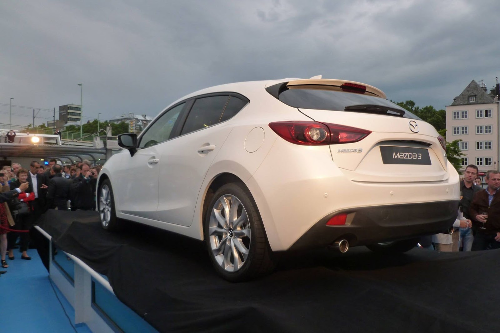 [New-Mazda3-Pres5%255B2%255D.jpg]
