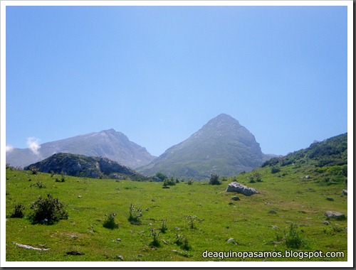 Jito Escarandi - Jierru 2424m - Lechugales 2444m - Grajal de Arriba y de Abajo (Picos de Europa) 0117 Jito Escarandi - Jierru 2424m - Lechugales 2444m - Grajal de Arriba y de Abajo (Picos de Europa) 0117