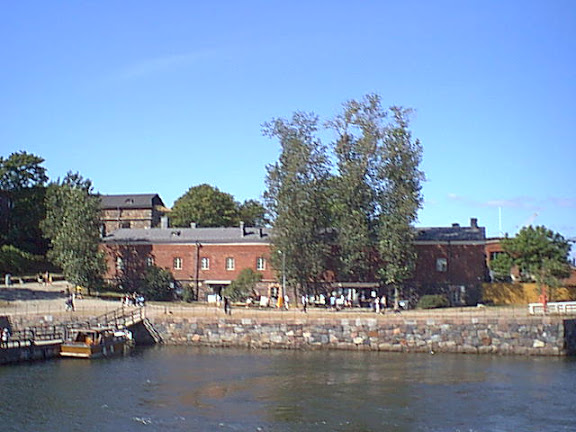 Suomenlinna tourist harbor