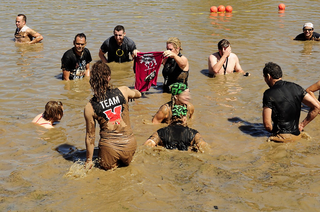 [muddy%2520pond%2520rinse%2520off%2520blur%255B4%255D.jpg]