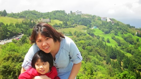 yining-with-mummy-3.JPG Yining With Mummy