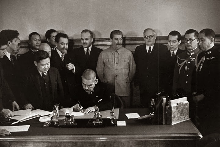 Matsuoka_signs_the_Soviet–Japanese_Neutrality_Pact-1 Matsuoka_signs_the_Soviet–Japanese_Neutrality_Pact-1