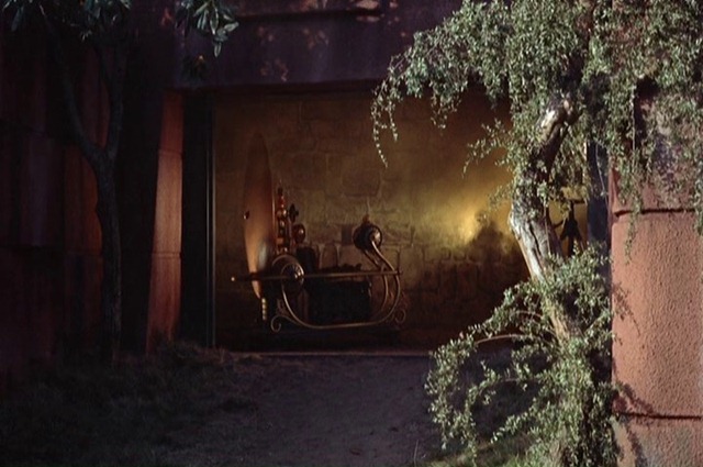 [189.Timemachineandaflatwall5.jpg]