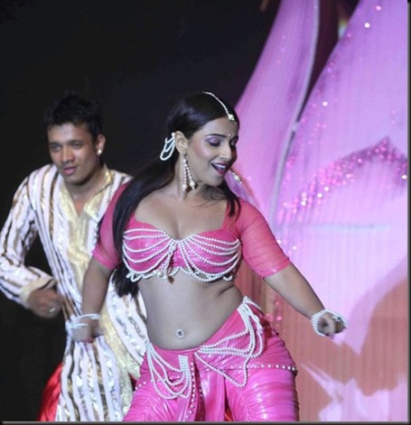 Vidya-Balans-dance-performance-pics-7