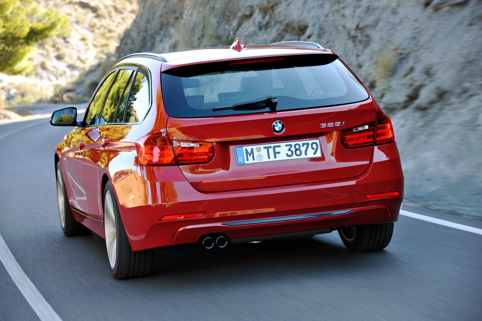 [2013-BMW-3-Series-Touring-26%255B2%255D.jpg]