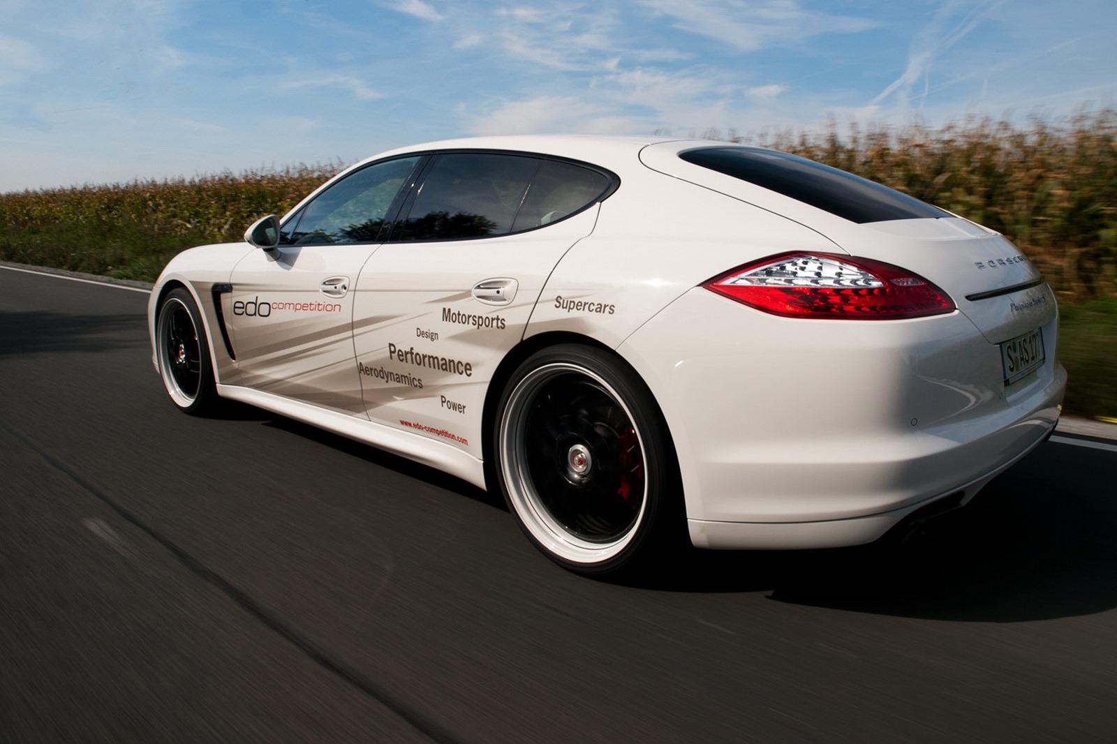 [Porsche-Panamera-Edo-Competition-Turbo-S36%255B2%255D.jpg]