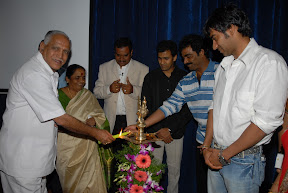 ಸಿನೆಮಾ ನಟ ಅಜಯ್ ದೇವಗನ್ ಮತ್ತಿತರರೊಂದಿಗೆ
