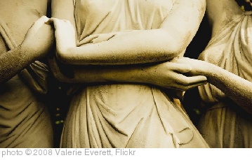 'Holding hands' photo (c) 2008, Valerie Everett - license: http://creativecommons.org/licenses/by-sa/2.0/