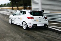 2013-Renault-Clio-RS-Cup-Racer-3