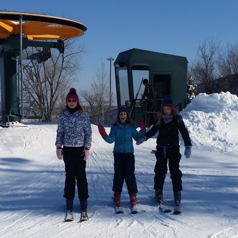 Skiing at Buck Hill