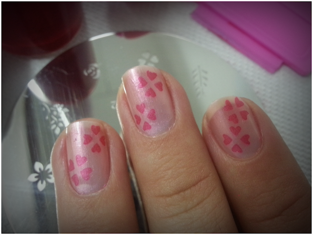 16 sweet and lovely valentine's day nail art design ideas Inspire While Creating: Valentines Day Nail Art