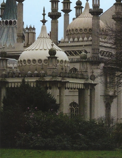 Eastern inspired domes, minarets, and pinnacles atop the roofs of the Royal Pavilion in Brighton. ( Eastern inspired domes, minarets, and pinnacles atop the roofs of the Royal Pavilion in Brighton. (