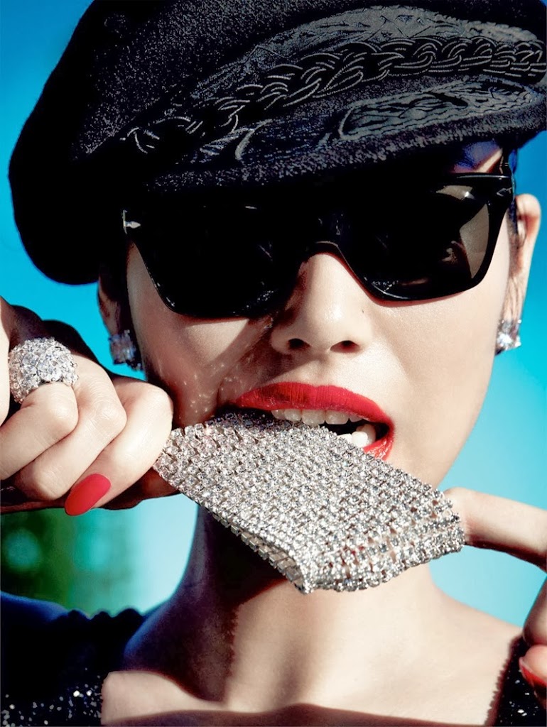 Лю Вэнь в юбилейном выпуске Vogue China (15 фото) | Картинка №4