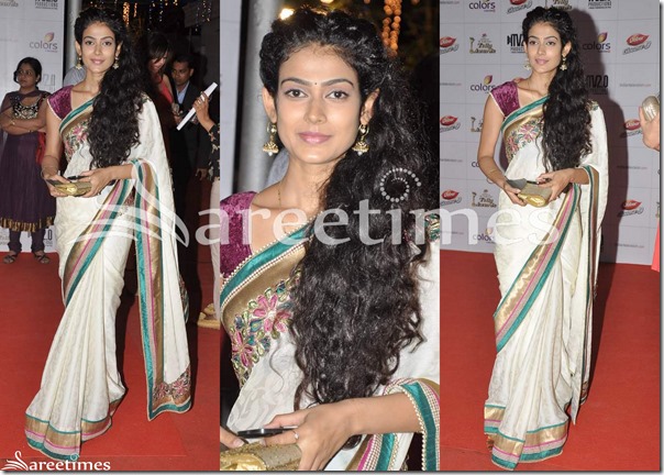Off_White_Saree_with_Cap_Sleeves_Blouse