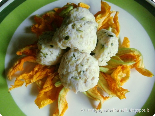 polpette leggere zucchine parmigiano fiori di zucca