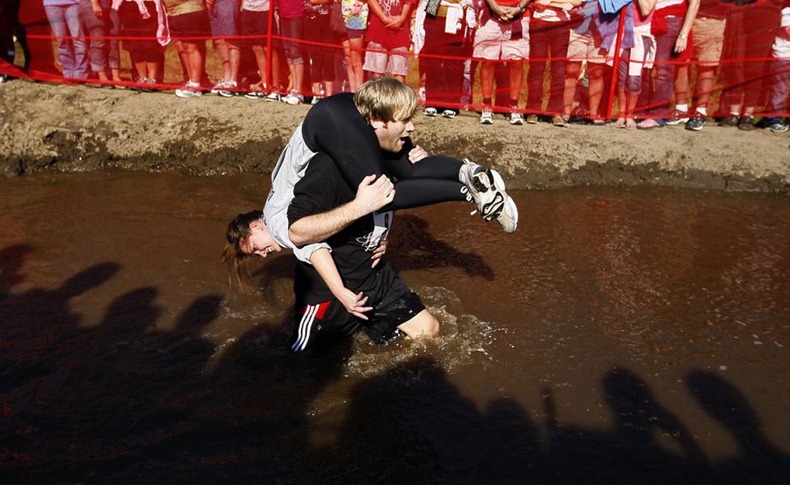 wife-carrying-chamionship-8