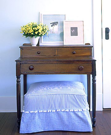 A cheerful pattern, such as gingham, is often used for kitchen curtains, tablecloths, and bedding. But it can also add a casual crispness to furniture such as sofas and chairs. Isn't this bench charming? A cheerful pattern, such as gingham, is often used for kitchen curtains, tablecloths, and bedding. But it can also add a casual crispness to furniture such as sofas and chairs. Isn't this bench charming?