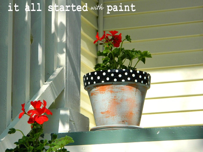 [polka_dot_painted_pot_black_with_white%255B3%255D.jpg]