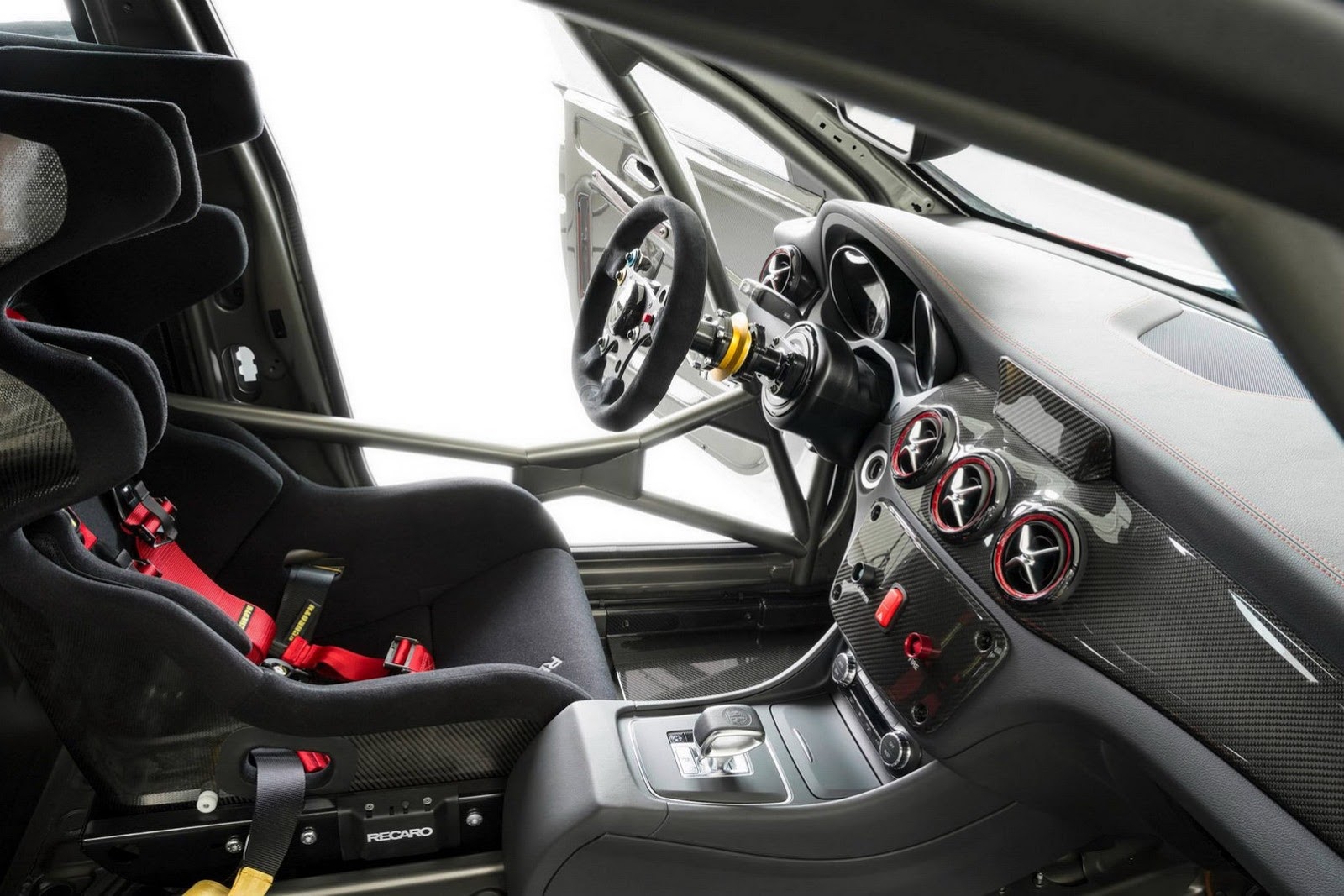 [Mercedes-CLA-45-AMG-Racer-6%255B2%255D.jpg]