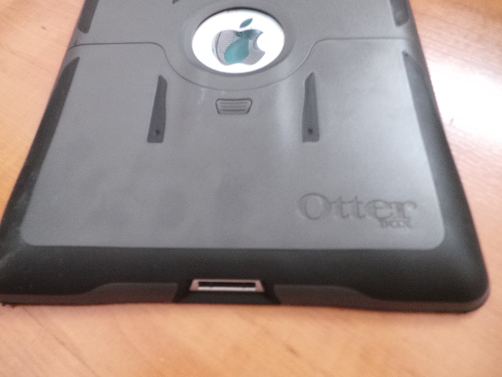 [Otterbox-iPad-Reflex-ipad-connector5.jpg]
