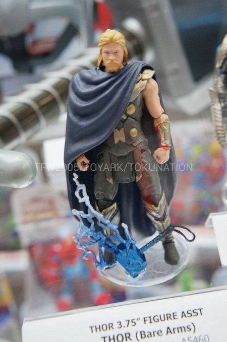 Thor Sötét világ promókép és figurák 07