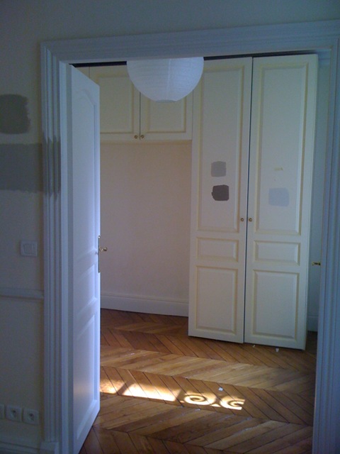 [View%2520towards%25202nd%2520bedroom%2520with%2520paint%2520samples.jpg]