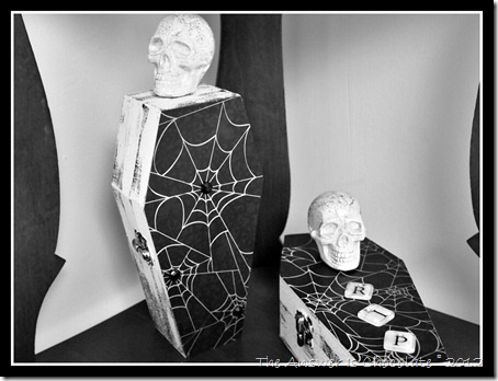 Skull Coffin Boxes B&W