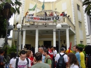 [fachada%252Bda%252Bcamara%255B6%255D.jpg]
