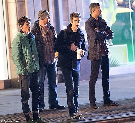Emma Stone and Andrew Garfield on the Set of The Amazing Spider-Man 2 12