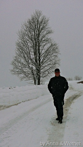 [2012_01_08%2520RundUmDenPeternhof2%255B11%255D.jpg]