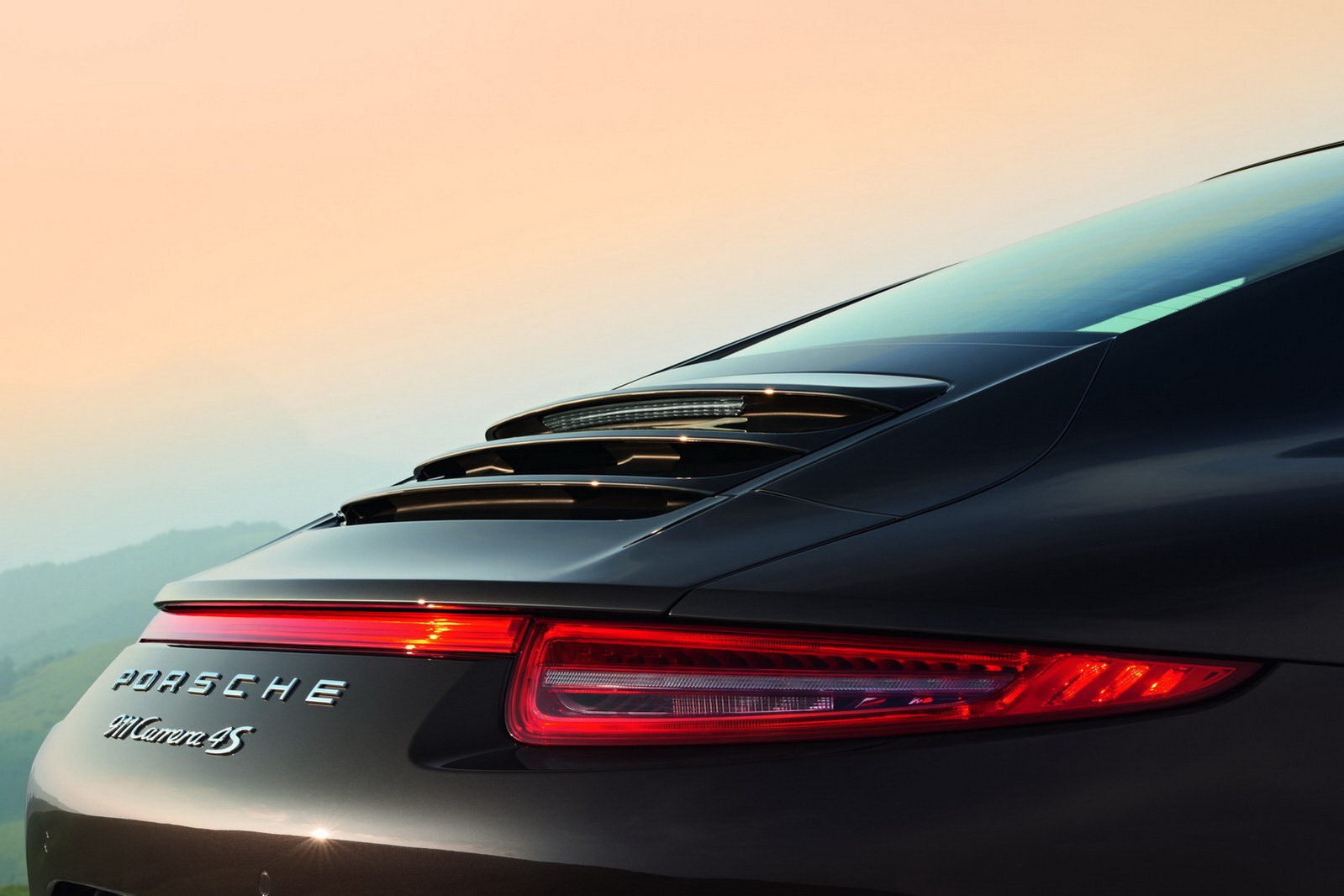 [Porsche-911-C4S%255B3%255D.jpg]