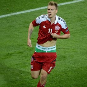 [Bendtner%2520publicidad%2520durante%2520partido%255B2%255D.jpg]