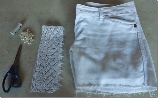 short jeans customizado com renda