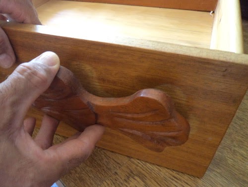 Como customizar criado mudo de madeira