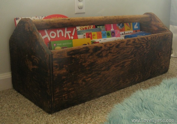 [kids%2520books%2520in%2520vintage%2520toolbox.jpg]