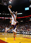 lebron james nba 121105 mia vs phx 11 King James wears 5 Colorways of Nike LeBron X in 6 Games