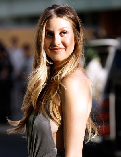 [WhitneyPortLongHair%255B5%255D.jpg]