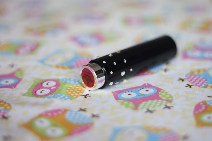 Review Autography Raspberry Swarovski Lipstick (2)