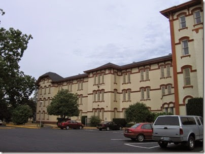 IMG_3833 Cascade Hall at Oregon State Hospital in Salem, Oregon on September 17, 2006
