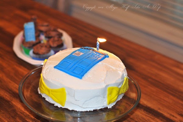 Tardis Birthday Cake for Teenager.jpg Tardis Birthday Cake for Teenager