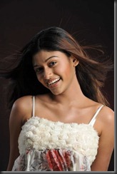 oviya new hot pic