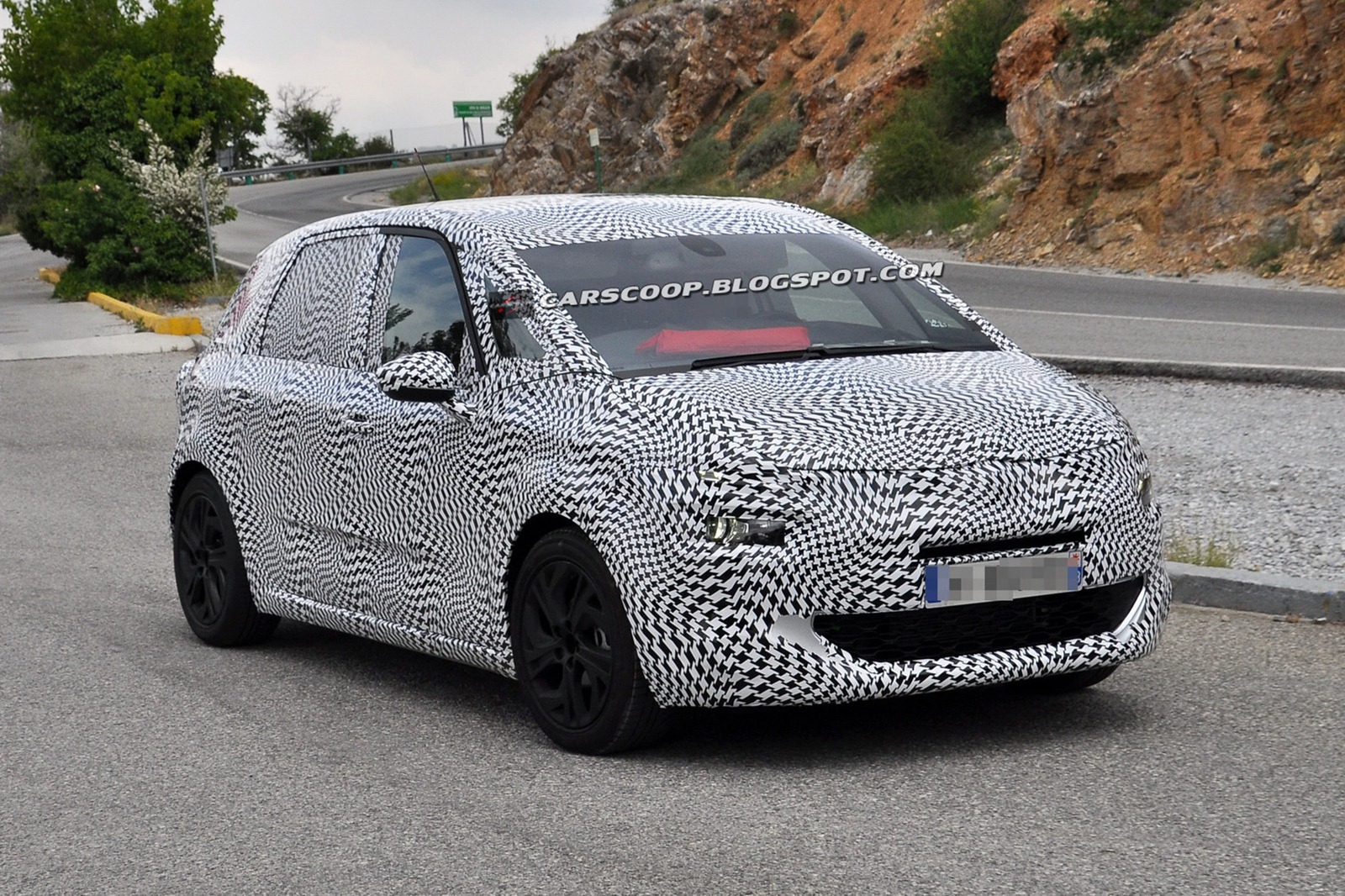 [2014-Citroen-Picasso-23.jpg]