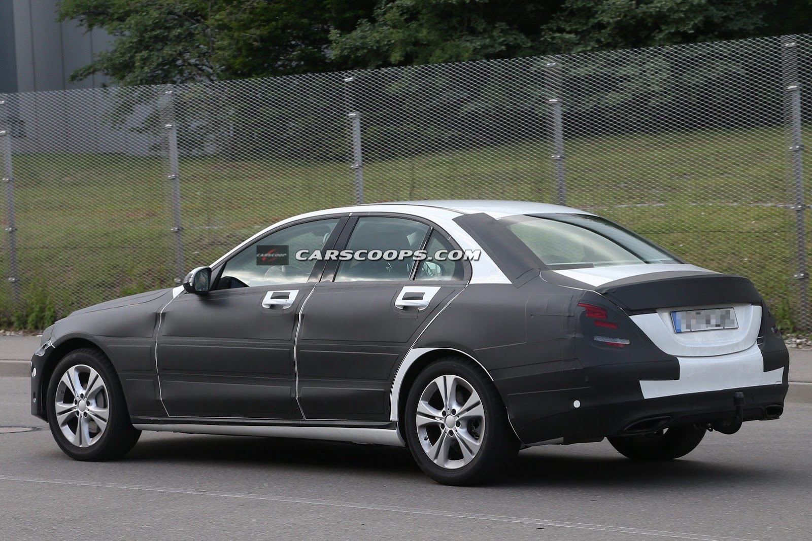 [2015-Mercedes-C-Class-Undisguised-Carscoops7%255B3%255D.jpg]