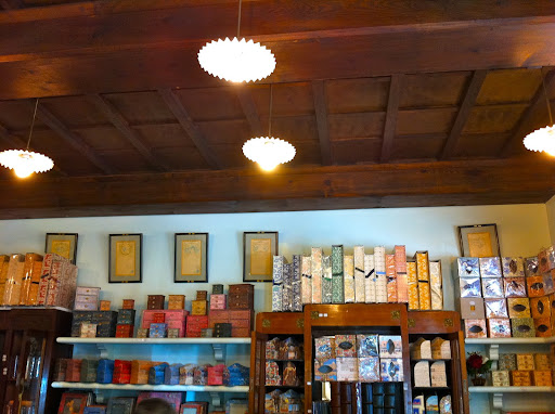 The ceiling is absolutely gorgeous, dark, wooden, exposed beams.