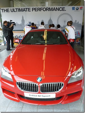 Vanuatu athletes signs the BMW good luck board