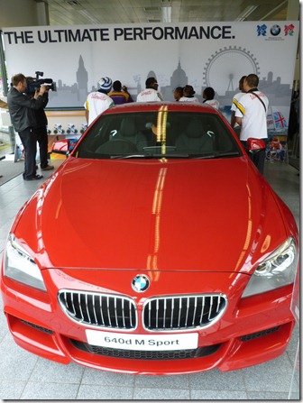 Vanuatu athletes signs the BMW good luck board Vanuatu athletes signs the BMW good luck board